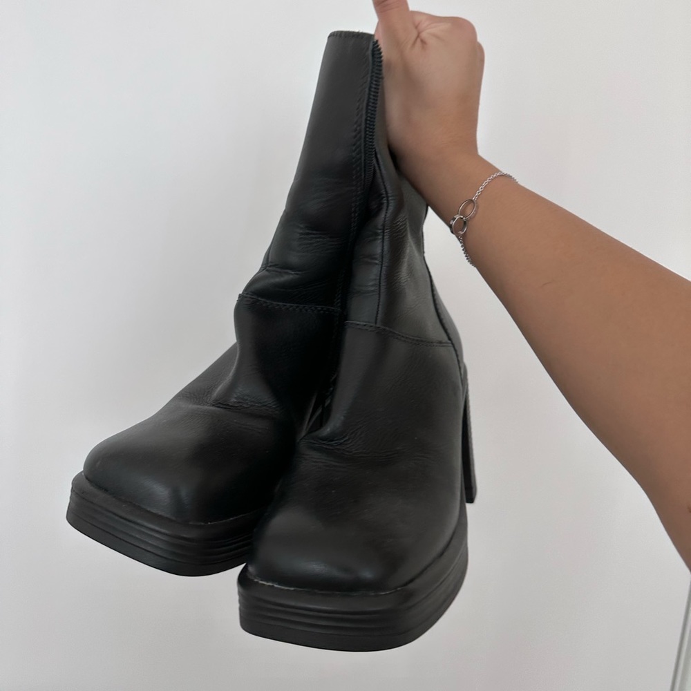 Steve Madden Black booties